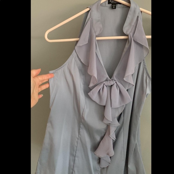 Express Grey Ruffle Top - Picture 3 of 6